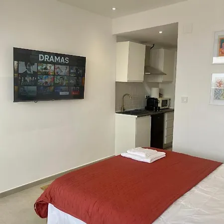 Sky Views In Centre * لقنت