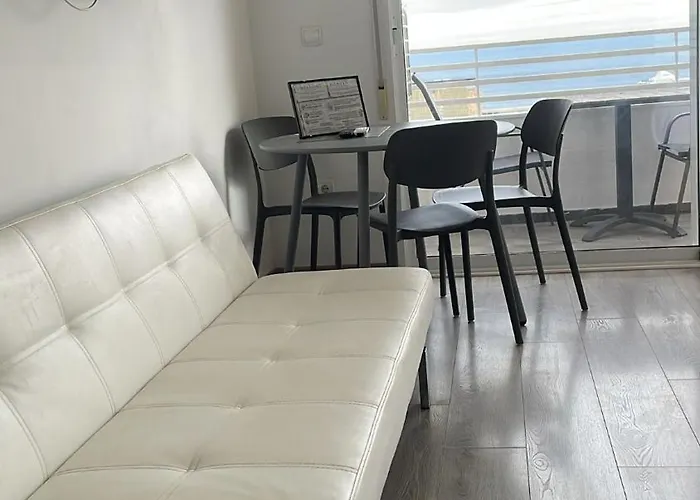 Sky Views In Centre *